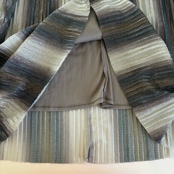 Danny & Nicole Silver Metallic Crinkle Rhinestone Belted Gown Formal Dress Sz 6 - Picture 9 of 12